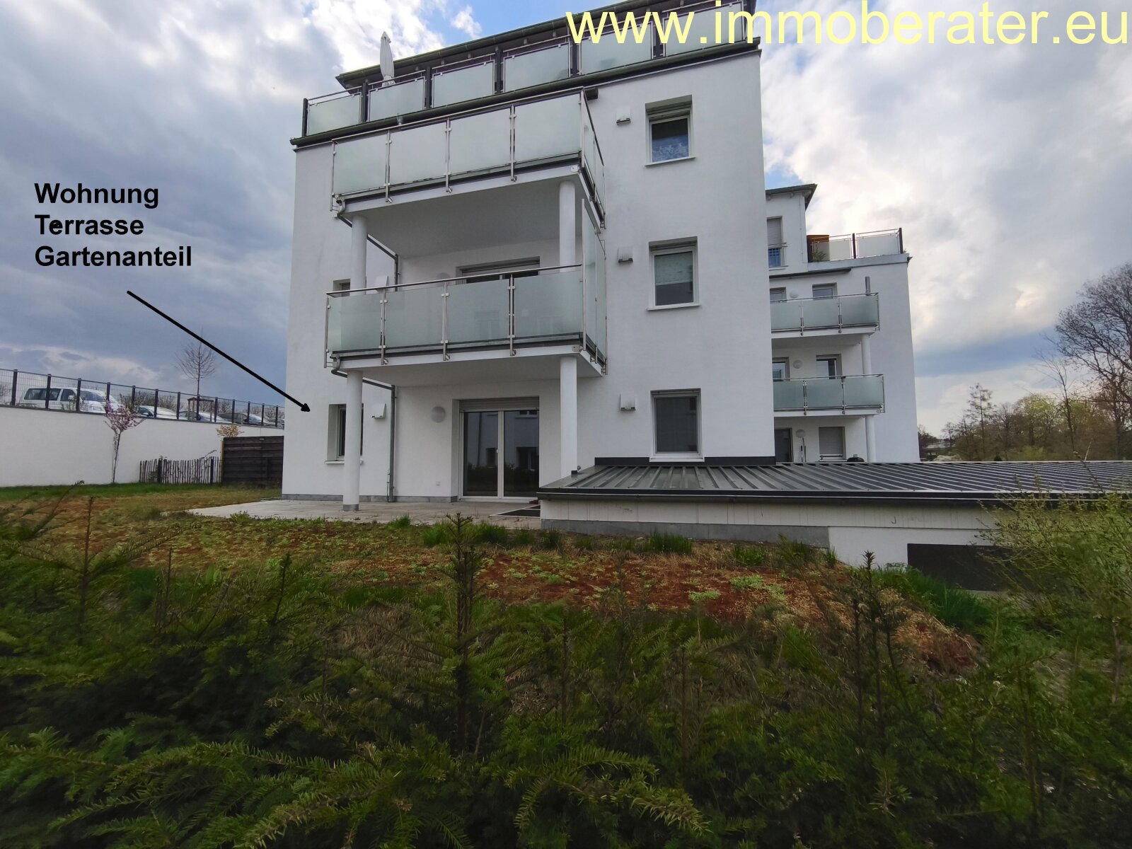 Besondere Möglichkeit: Große 4-Zi-Neubau-Whg / WFL ca. 114 m2 / mit Terrasse und Gartenanteil / Energiesparhaus / ab 01.03.2026 zu vermieten. 